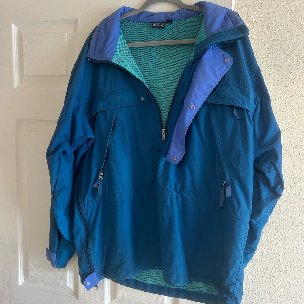 Patagonia Teal and Blue Mesh Jacket - Picture 2 of 13